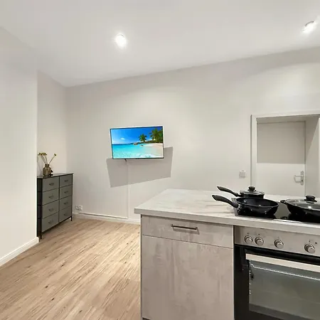 Modernes 2 Und Kueche Apartmán